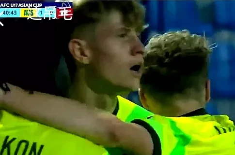  西亚卡姆爆冷击败DWG，突破纪录引爆全场！