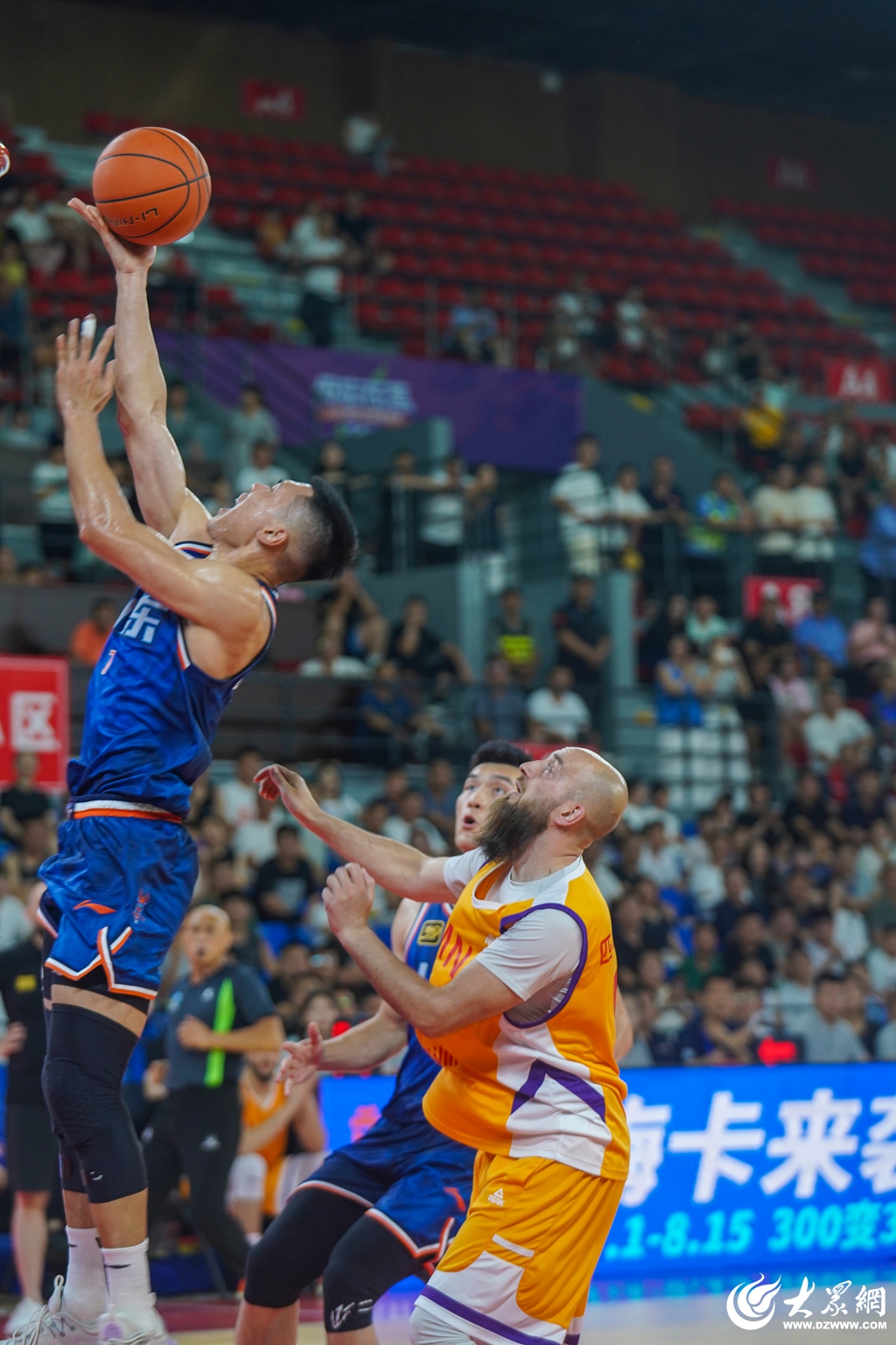 风云突变山东男篮冲刺阶段状态回暖,CBA常规赛版图或变,压力陡增,更衣室氛围转暖 风云突变山东男篮冲刺阶段状态回暖,CBA常规赛版图或变,压力陡增,更衣室氛围转暖