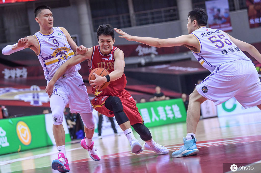 包含上海申花发布备战花絮，今晚手感冰凉，英超任务艰巨，球探报告显示潜力的词条